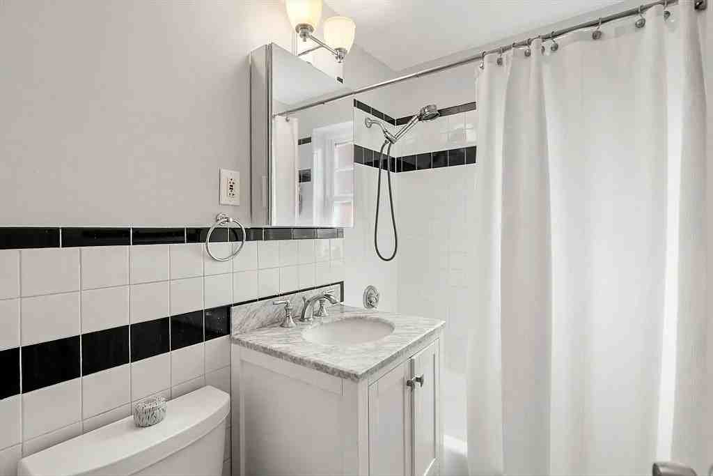 33 Lennon Ct - Photo 2 of 3