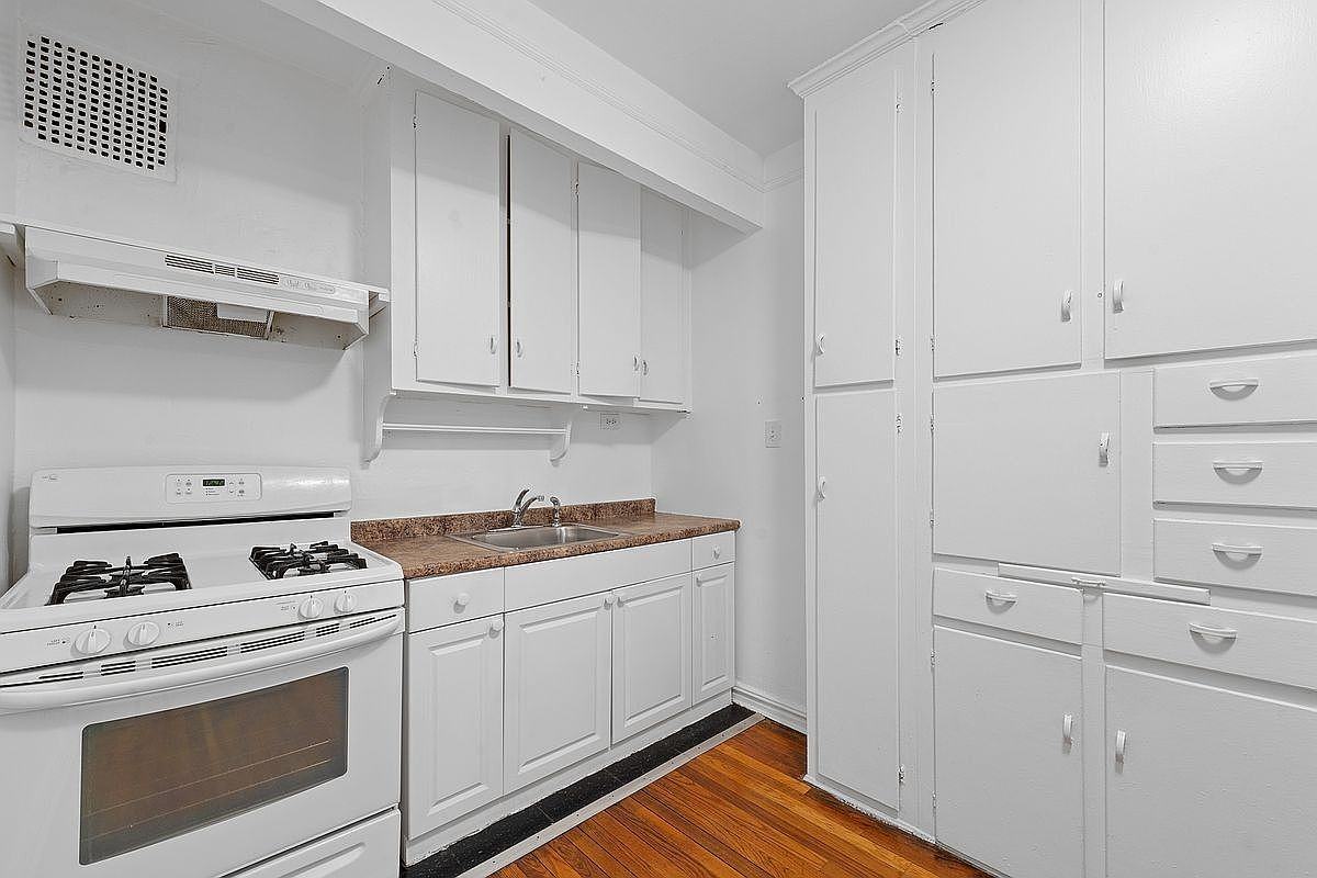 4410 Ketcham St #3F - Photo 2 of 20