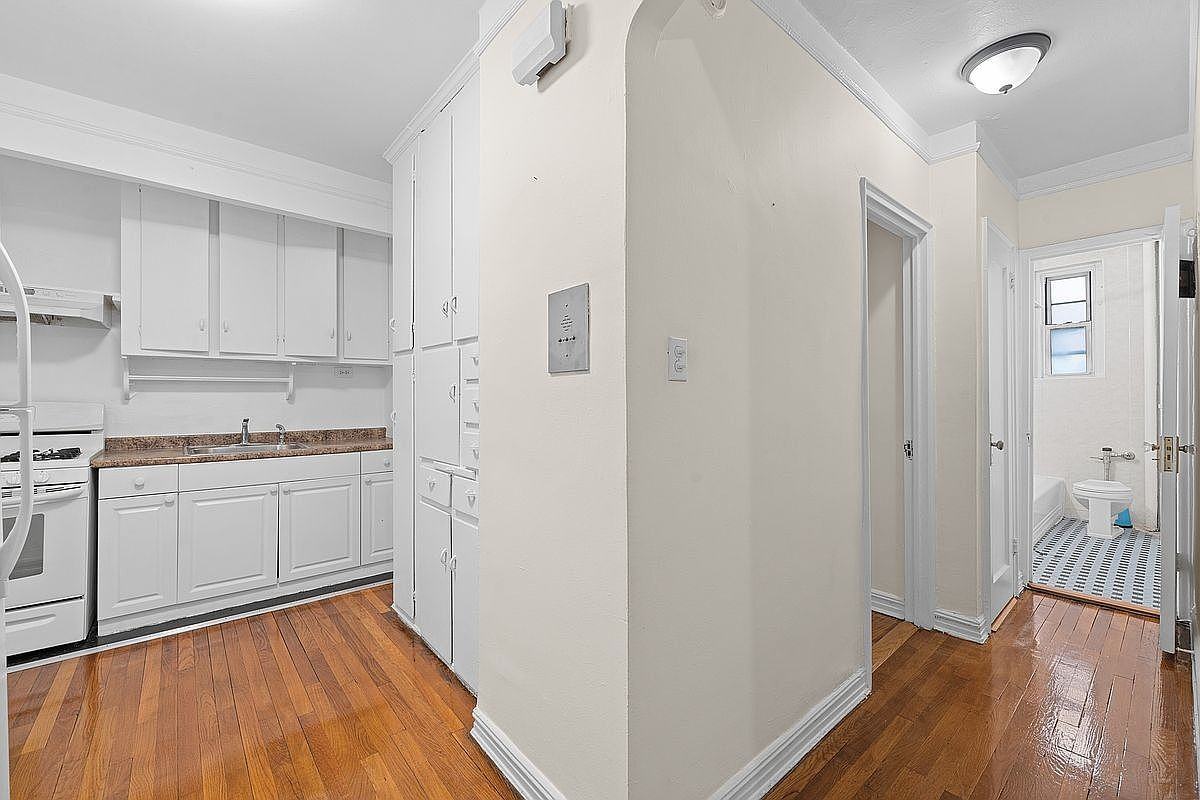 4410 Ketcham St #3F - Photo 5 of 20