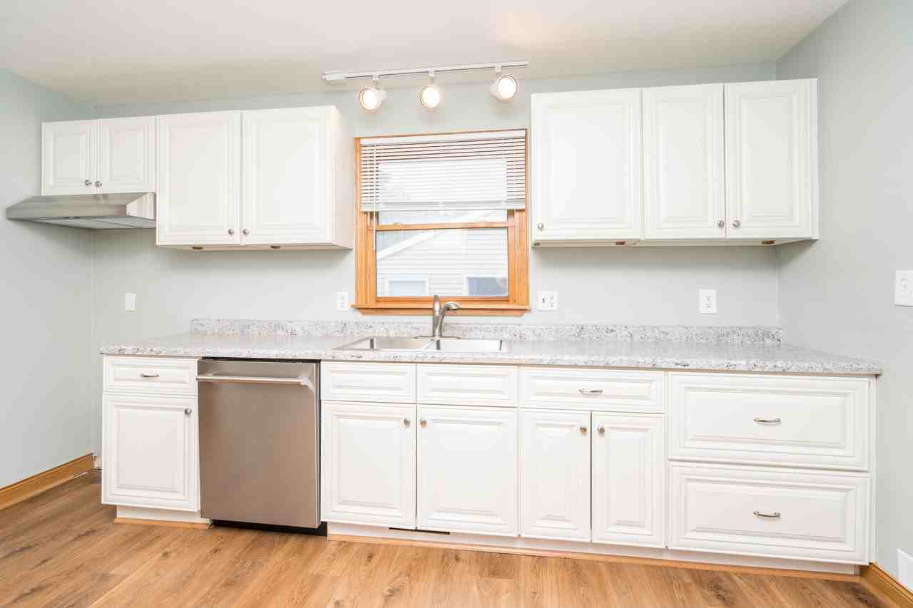 325 Ne 6th St #NA - Photo 2 of 33