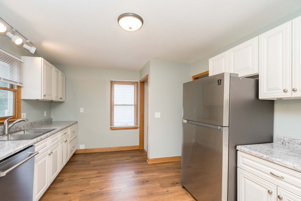 325 Ne 6th St #NA - Photo 6 of 33