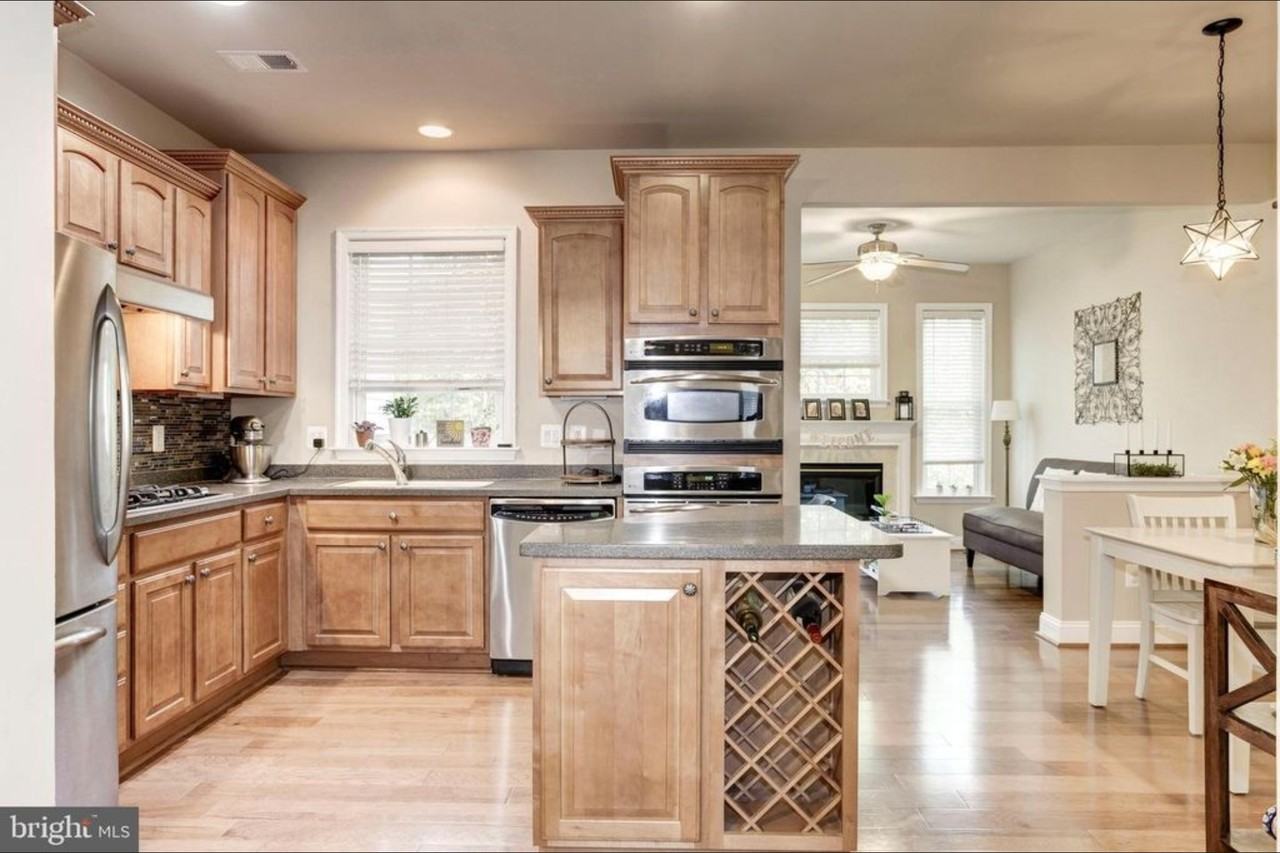 8990 Brewer Creek Pl - Photo 7 of 33