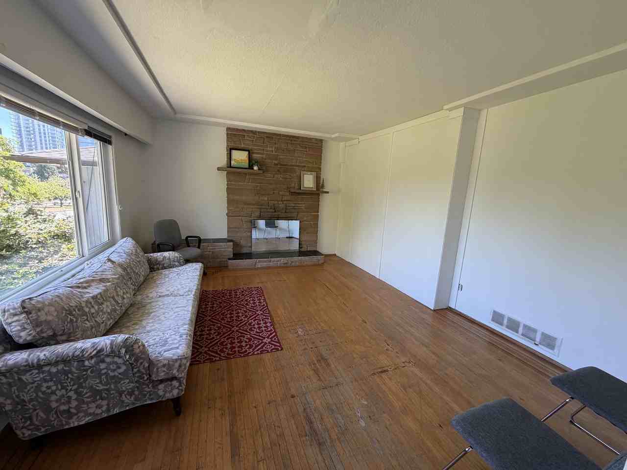 7845 Cambie Street - Photo 2 of 20