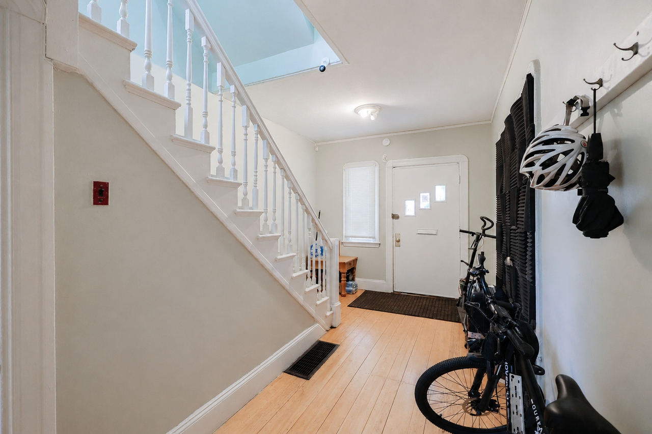 14 Wadsworth St - Photo 3 of 25