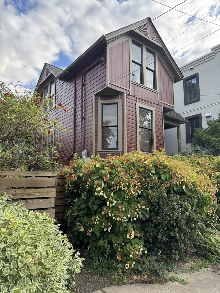 1120 Se Lincoln St #A - Photo 3 of 7