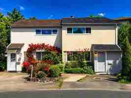 featured image of 7031 Lindsay Rd