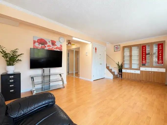 7031 Lindsay Rd - Photo 3 of 21