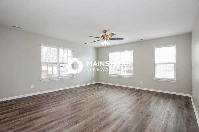 1135 Larkspur Ln - Photo 4 of 17