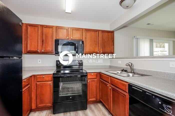 1135 Larkspur Ln - Photo 7 of 17