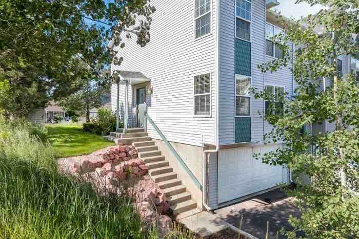 56 Vale Cir - Photo 2 of 26