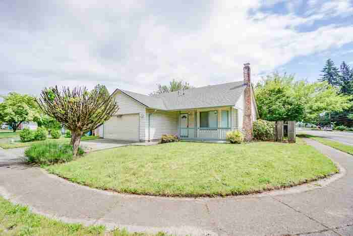 17205 Ne 5th St - Photo 2 of 34