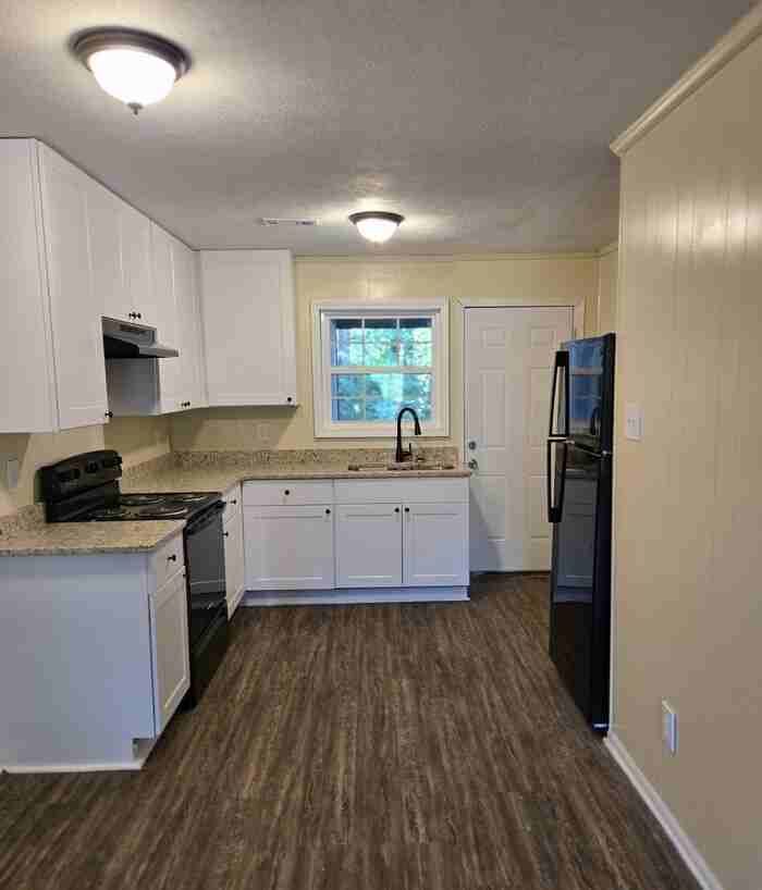 6104 Oakwood Cir Sw - Photo 4 of 12