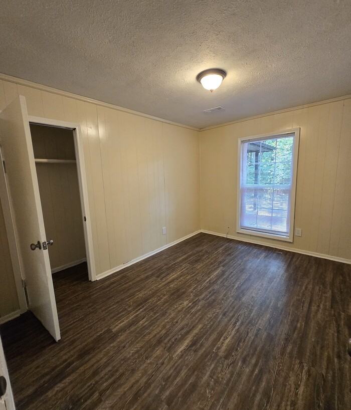 6104 Oakwood Cir Sw - Photo 7 of 12