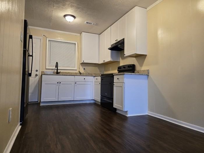 6106 Oakwood Cir Sw - Photo 6 of 15