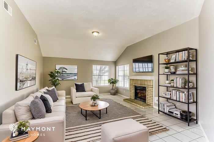 3131 Ashford Bend Dr - Photo 4 of 14