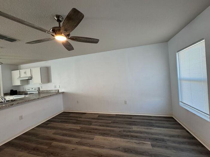 204 Gladiola Ct - Photo 2 of 22