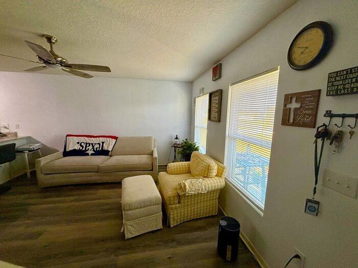 204 Gladiola Ct - Photo 4 of 22