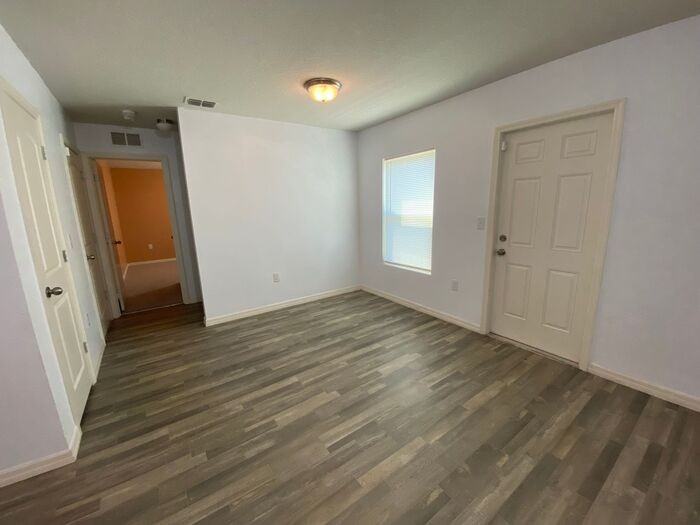 204 Gladiola Ct - Photo 7 of 22