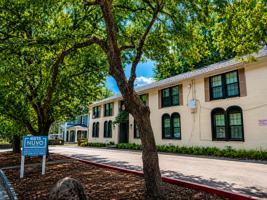 featured image of 4815 Gaston Ave