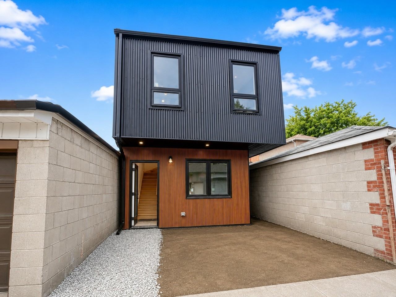 221 Earlscourt Avenue #4 - Photo 3 of 7