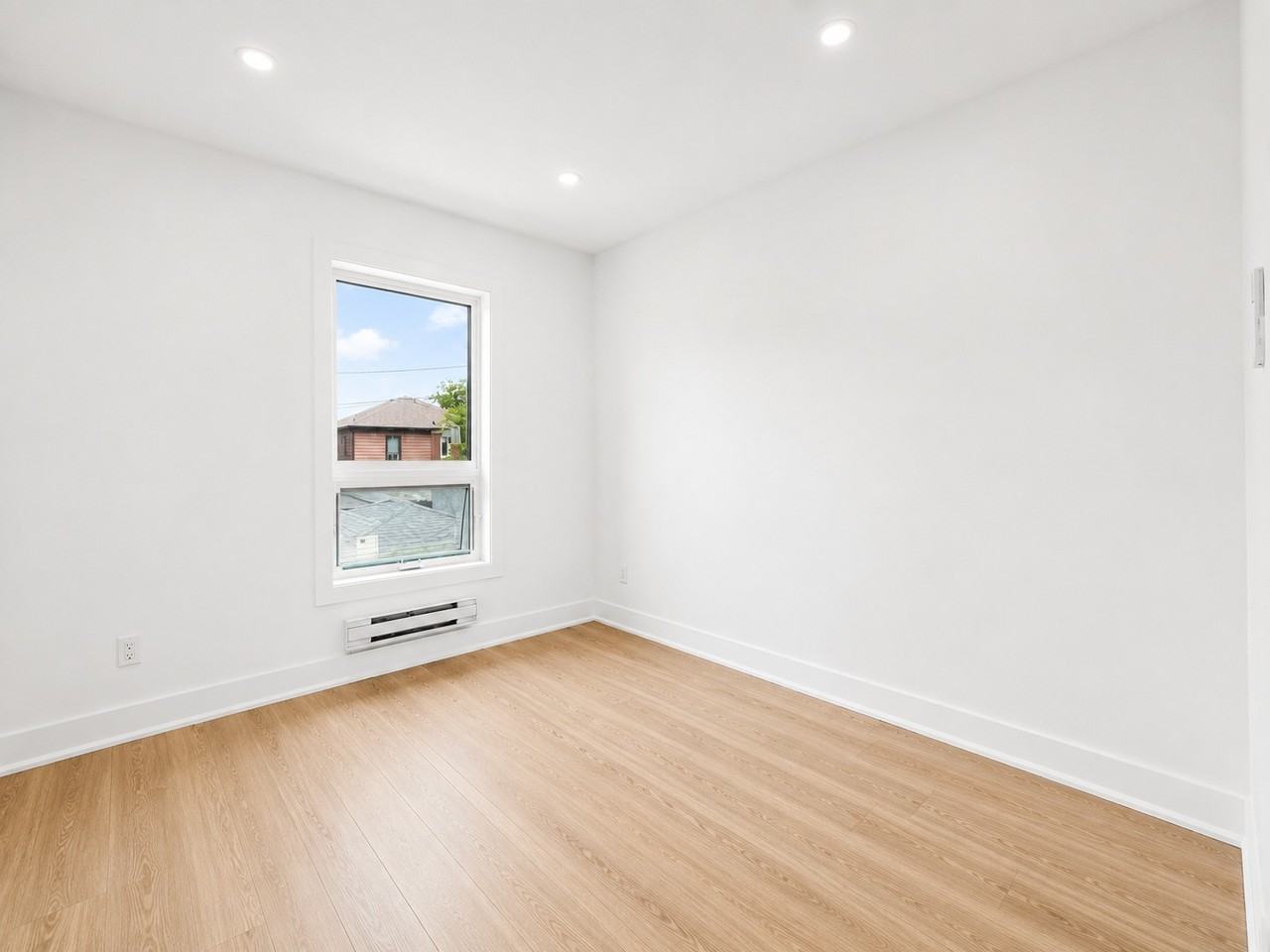 221 Earlscourt Avenue #4 - Photo 5 of 7