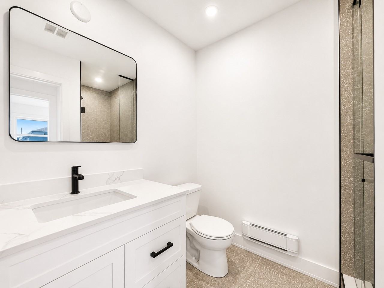 221 Earlscourt Avenue #4 - Photo 7 of 7