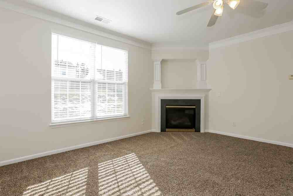 2722 Forest Grove Ct - Photo 4 of 24