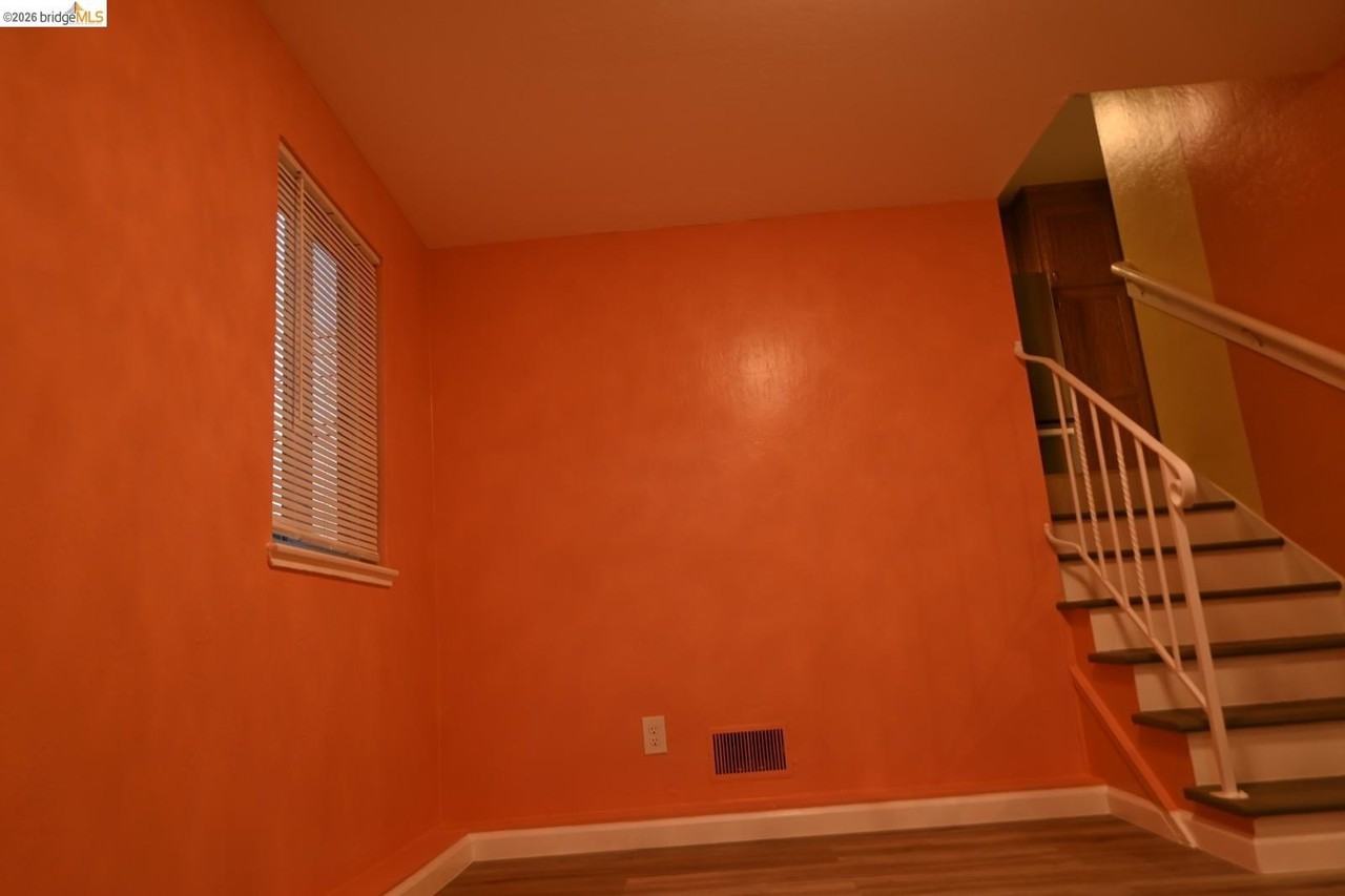 1316 Russell St - Photo 7 of 9
