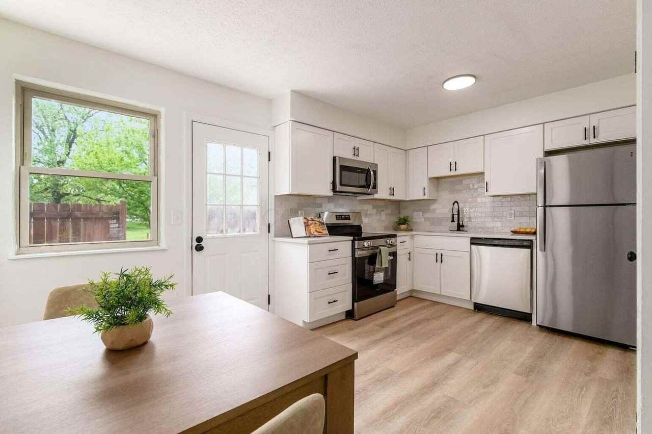 7406 Cimmaron Station Rd - Photo 7 of 26