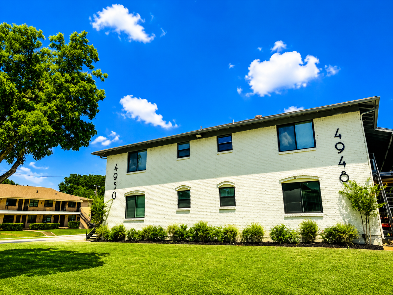 Tour Today & Save $300! Apply Within 24 Hours for Exclusive Move - Photo 4 of 26