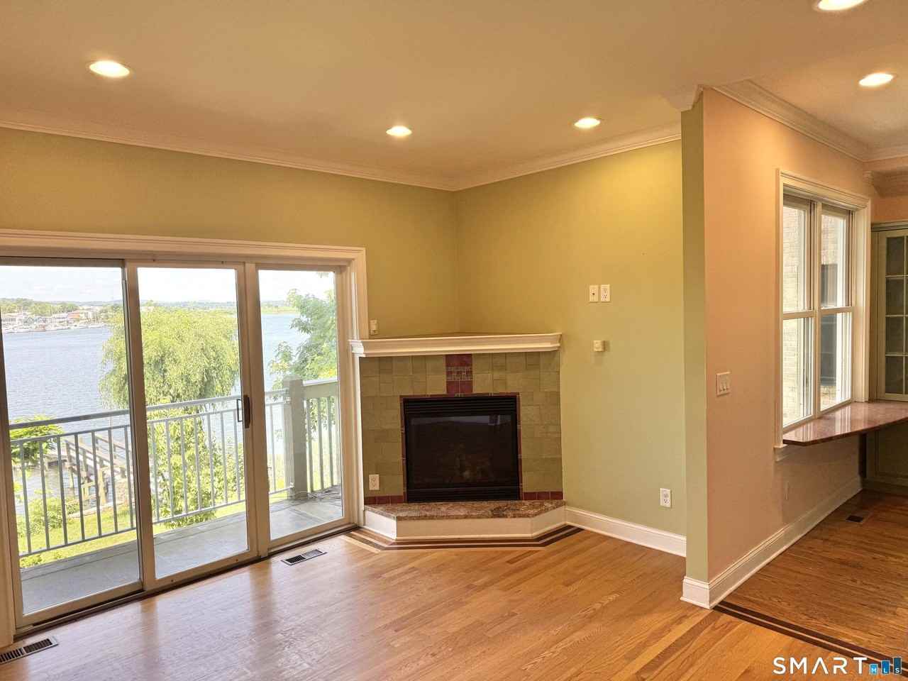 776 Quinnipiac Ave #3 - Photo 7 of 23