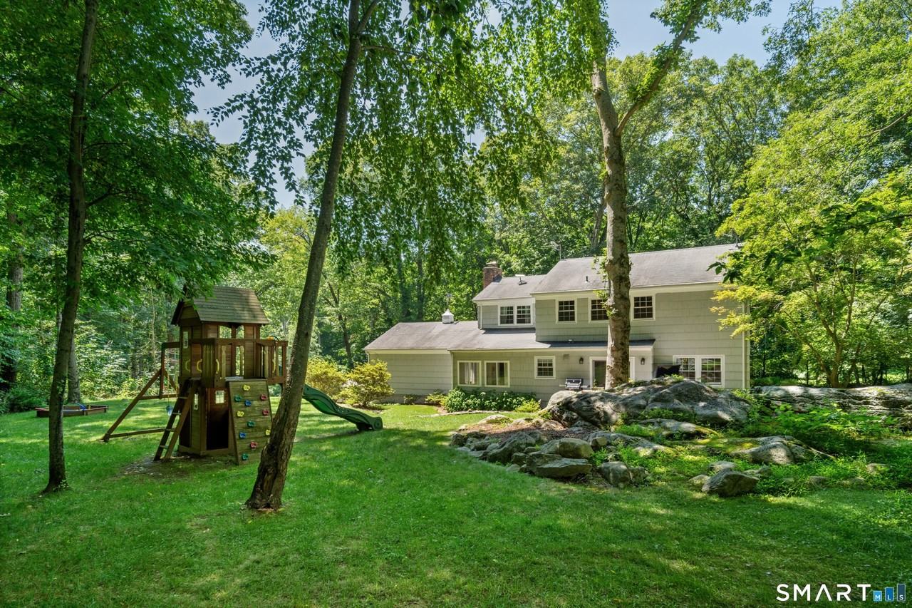 117 Mill Rd - Photo 2 of 39