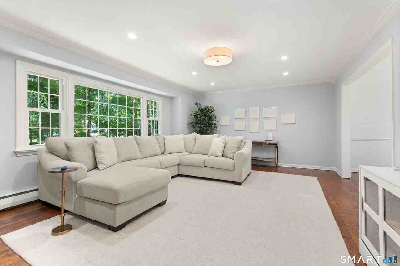 117 Mill Rd - Photo 6 of 39