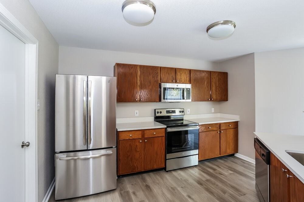313 Ranlo Ave - Photo 5 of 15