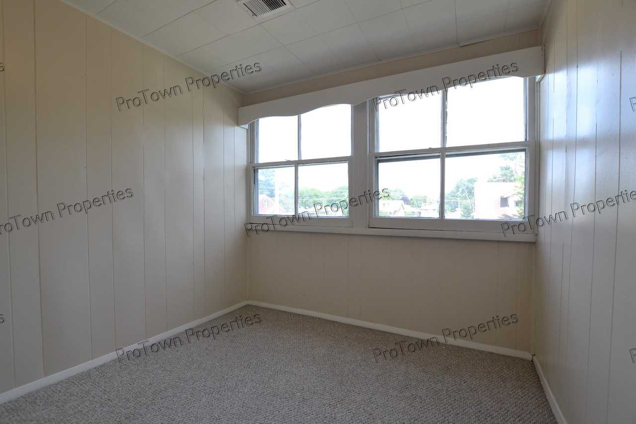 1067 North May Street #2 - Photo 7 of 7