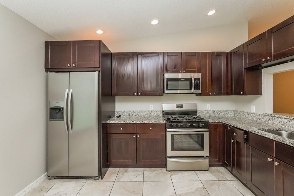7604 Wiltshire Park Pl - Photo 5 of 16
