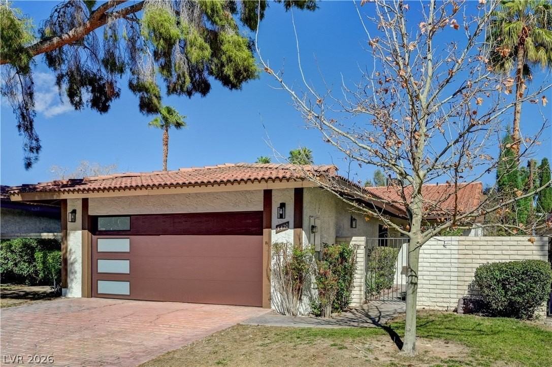 3420 Calle De Corrida - Photo 2 of 43