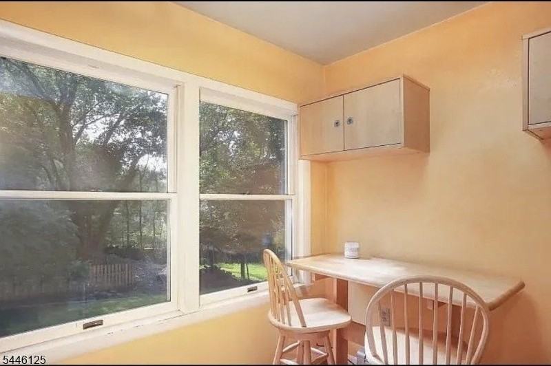 66 Maple St - Photo 5 of 17