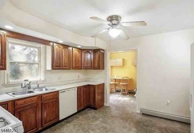66 Maple St - Photo 7 of 17