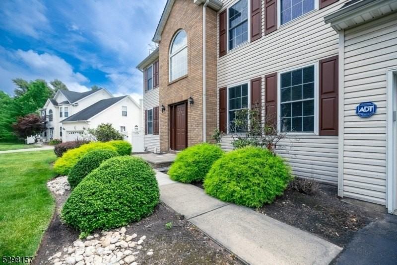29 Vocisano Ct - Photo 2 of 47