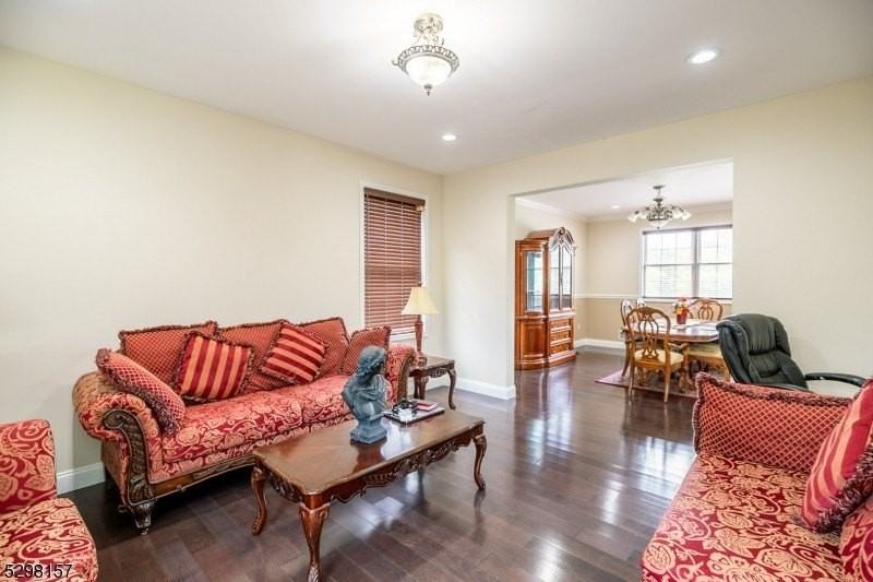 29 Vocisano Ct - Photo 7 of 47