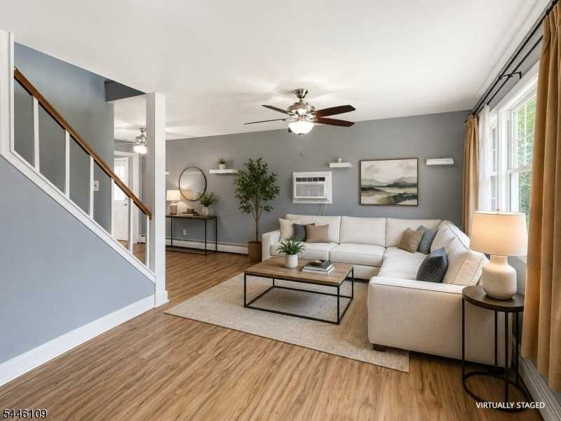 19 W Francis St - Photo 3 of 25