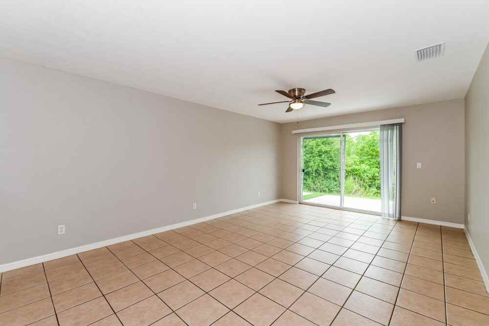 736 Jack Ave S - Photo 5 of 16