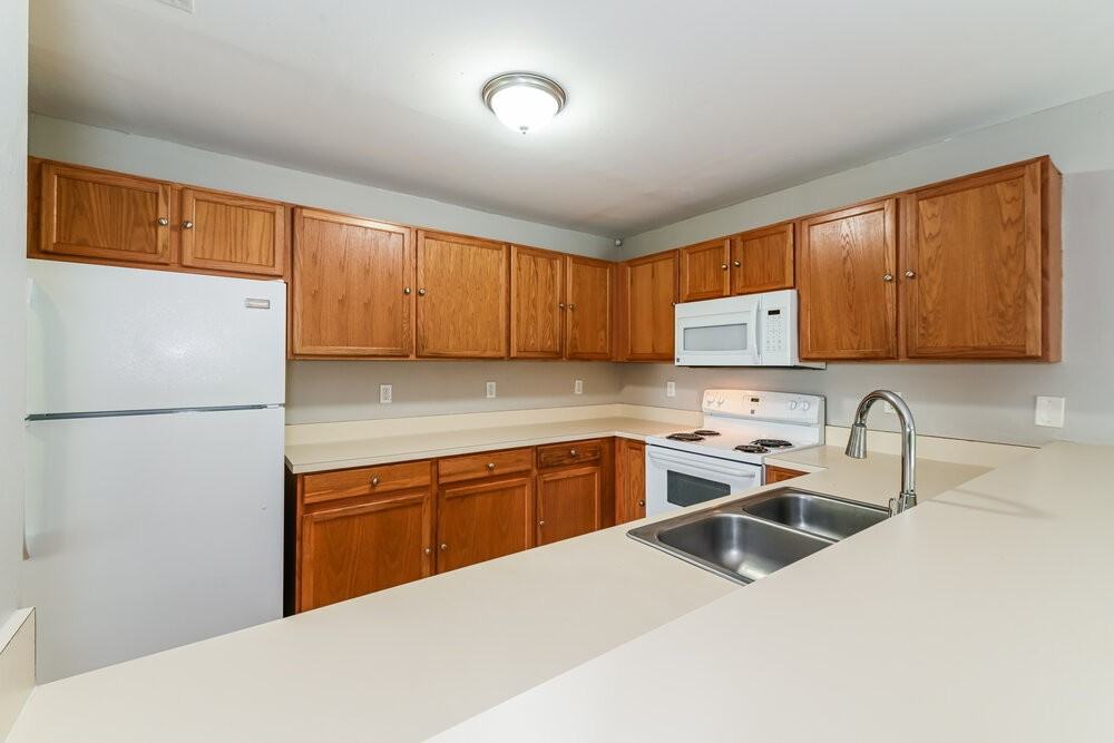 736 Jack Ave S - Photo 7 of 16
