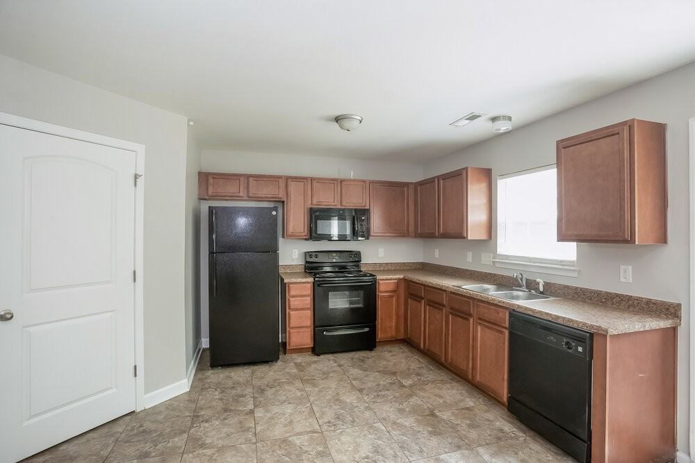 1029 Ramsgate Dr Sw - Photo 7 of 16