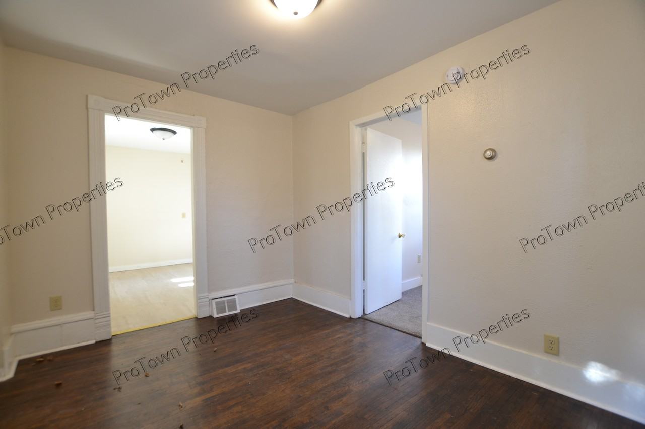 811 North Center Street #1 - Photo 4 of 8