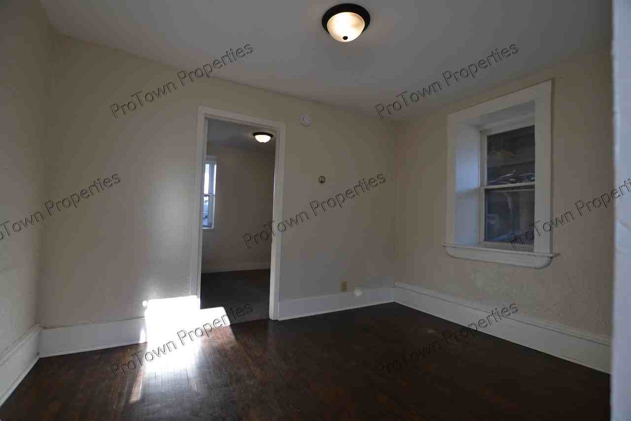 811 North Center Street #1 - Photo 3 of 8