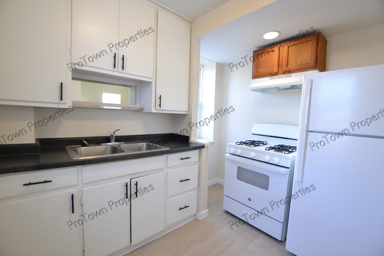 811 North Center Street #1 - Photo 6 of 8