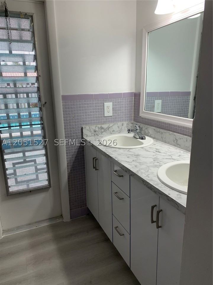 1820 Sw 98th Ct - Photo 4 of 15