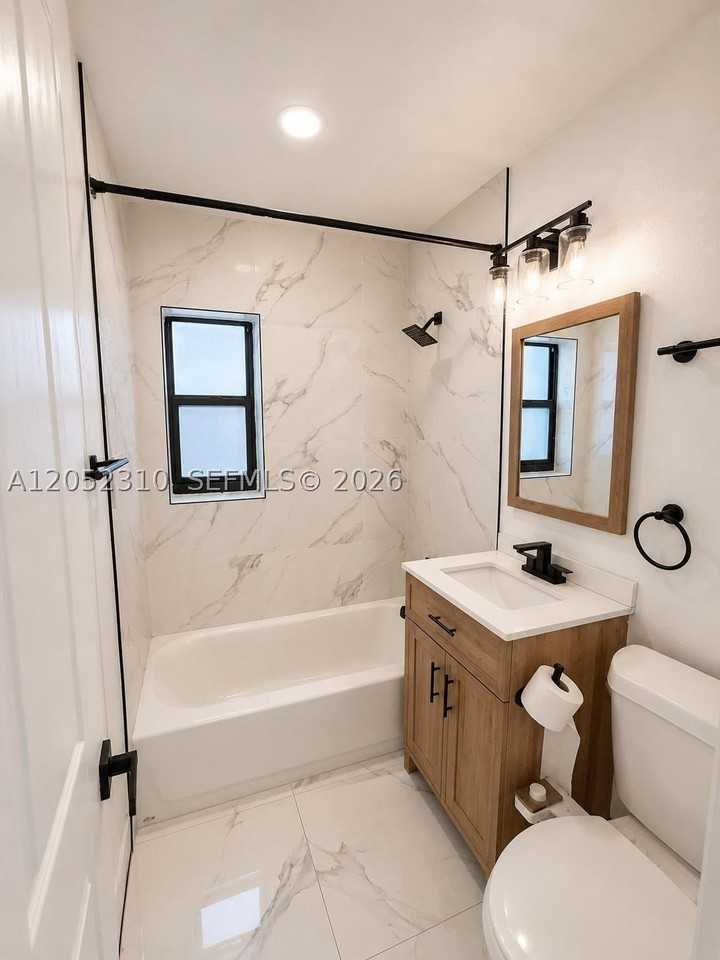 1933 Washington St #1935 - Photo 6 of 8